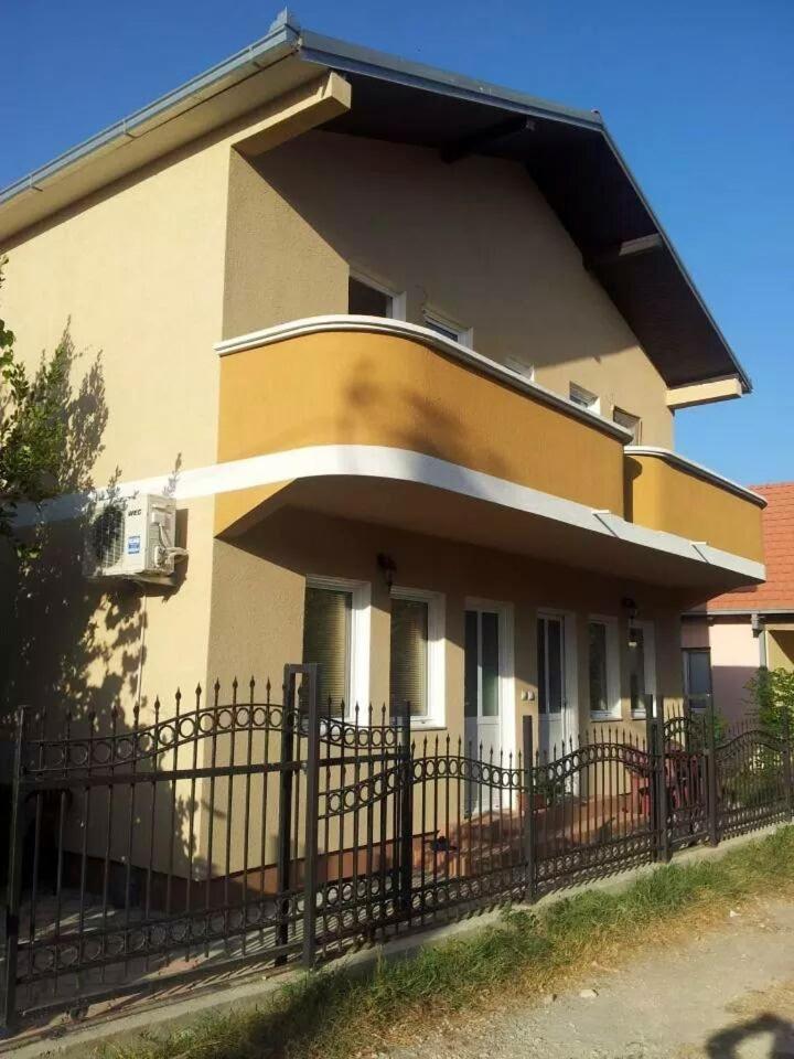 Apartments Emerald Ulcinj Buitenkant foto
